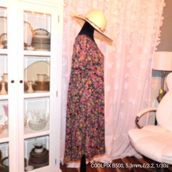 (23)LuLaRoe Dress size( Small) runs large - Picture 2 of 2